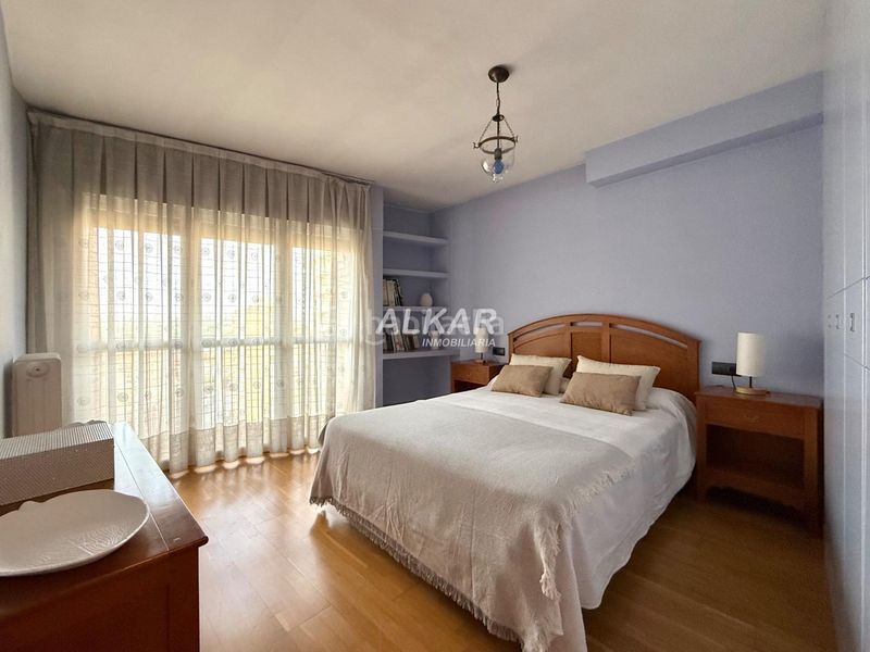 Foto be5ac6fe-7e72-48dd-9361-5c5679202740. Pis amb aparcament a Griseras - Gardachales Tudela