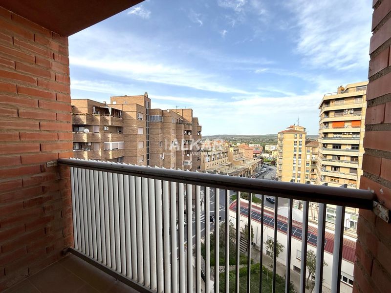 Foto c55c14e9-3861-4844-b35a-5b6f64233051. Pis amb aparcament a Griseras - Gardachales Tudela