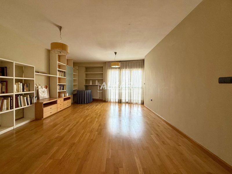 Foto d98a2b28-02ad-4161-9182-3584bdb31fa5. Pis amb aparcament a Griseras - Gardachales Tudela