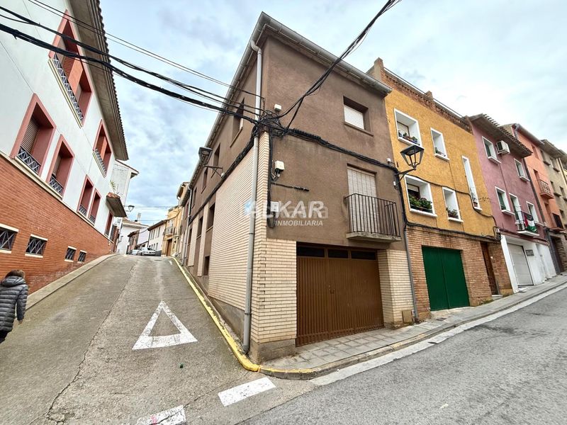 Foto b21deb76-741e-4215-aad3-3275155478e5. Casa amb aparcament a Cascante