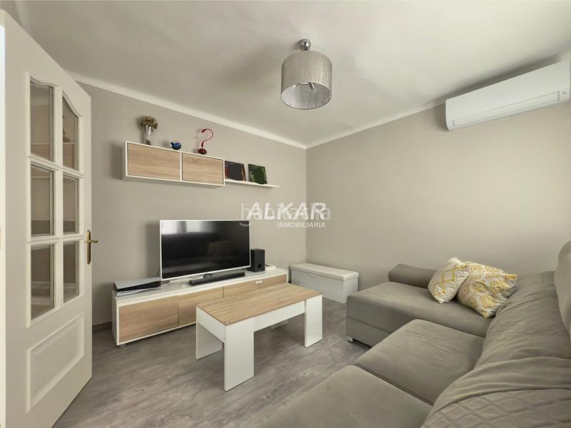 Foto fb4a6609-0dc0-4e30-90df-2438dcae5243. Casa amb calefacció aparcament a Lourdes Tudela