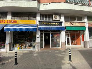 Traspàs Local Comercial a Montmeló. Local céntrico en montmeló en una de las calles mas transitadas