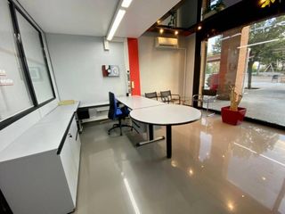 Lloguer Local Comercial a Lliçà de Vall. Local de alquiler en el centro!