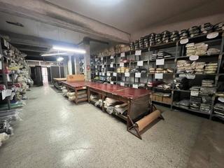 Rent Business premise in Sota el cami ral. Local de alquiler en el centro de granollers