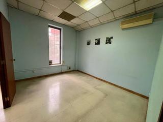 Lloguer Oficina  Sant esteve. Oficina en alquiler en sant miqueltres torres08402