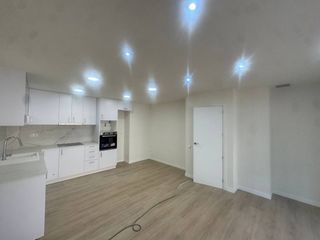 Pis  Avenida canovelles. Planta baja de obra nueva!!
