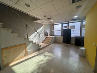 Lloguer Local Comercial  Rambla josep tarradelles. Local de dos plantas en granollers!!
