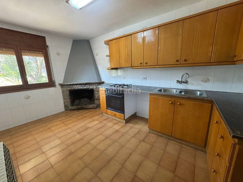 Foto 0759a865-9f5e-4bf1-9840-3e8ba169d0a7. Country house with heating parking in Canovelles