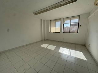 Office space in Calle Anselm Clavé