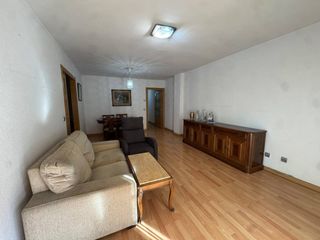 Lloguer Pis a Sant miquel. Piso en alquiler en sant miqueltres torres08402
