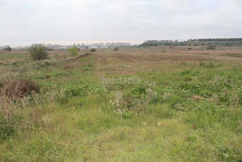 Foto e16bda2e-690e-4c33-acb1-2a7148ea98d5. Solar industrial a vial camino 1 a Pedanías Huesca