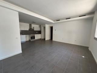 Appartement  Avinguda de la generalitat. Piso recién reformado de tres habitaciones en l'ampolla