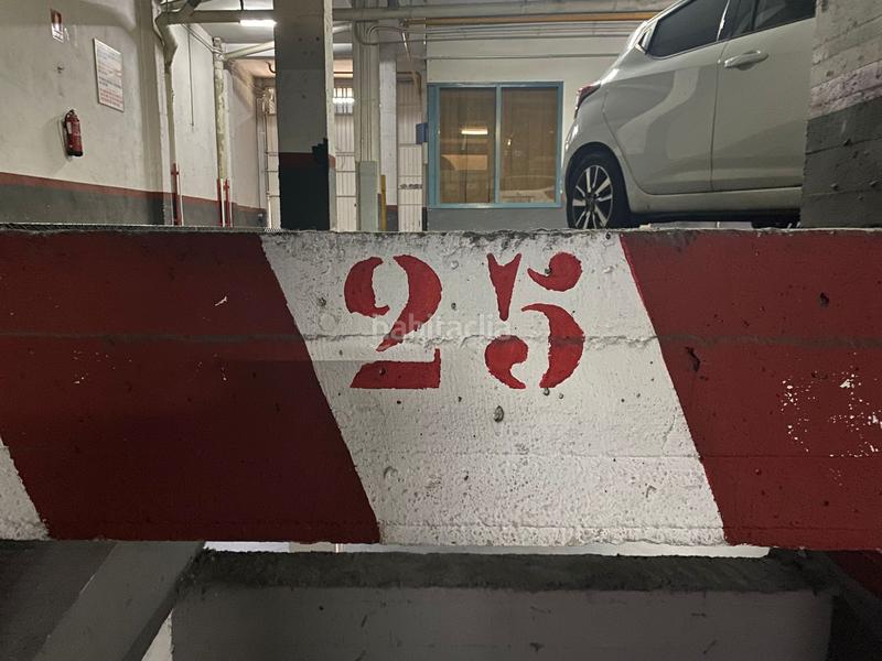 Foto d50f819b-195e-4385-82df-56f7aff85263. Posto auto in Centre Sabadell