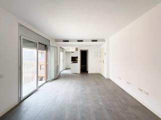 Studio  Avinguda de la generalitat. Piso en venta en el centro de l'ampolla