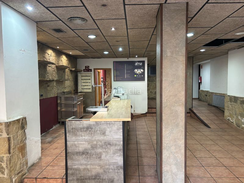 Foto 4e795bed-15b5-4b28-821e-b901577ca93f. Location local commercial dans carrer vista alegre 1 dans Girona