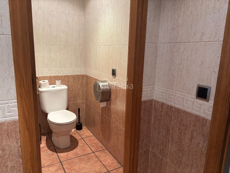 Foto 97890858-5b7c-4474-89c7-d76e3c4f1479. Location local commercial dans carrer vista alegre 1 dans Girona