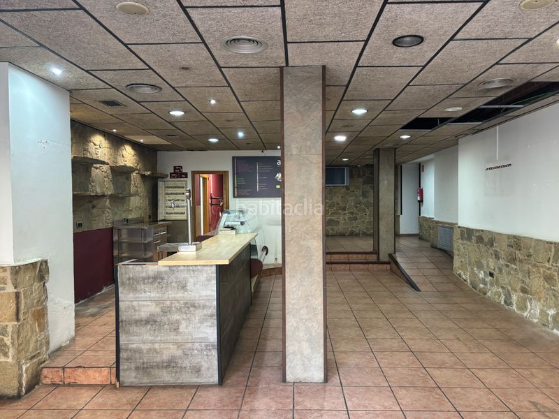 Foto d443335f-1567-4914-a79b-7c0e57339598. Location local commercial dans carrer vista alegre 1 dans Girona