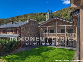Casa aparellada  Esglesia. Casa pareada en venta en isòvol