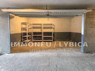 Posto auto  Calle hostal sol. Garaje privado cerrado para dos vehículos en zona estratégica de