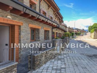 Casa  Calle jacint verdaguer. Exclusiva casa seminueva en puigcerdà diseño, amplitud y confort