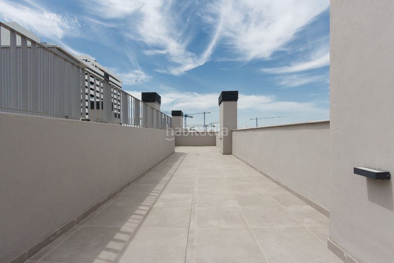 Foto 50ca2f6d-424f-42f9-8574-08b9c6f79850. Ático en parcela r. del supdbp Palmas Altas. calle rodas. Sevilla residencial navacerrada en Sevilla
