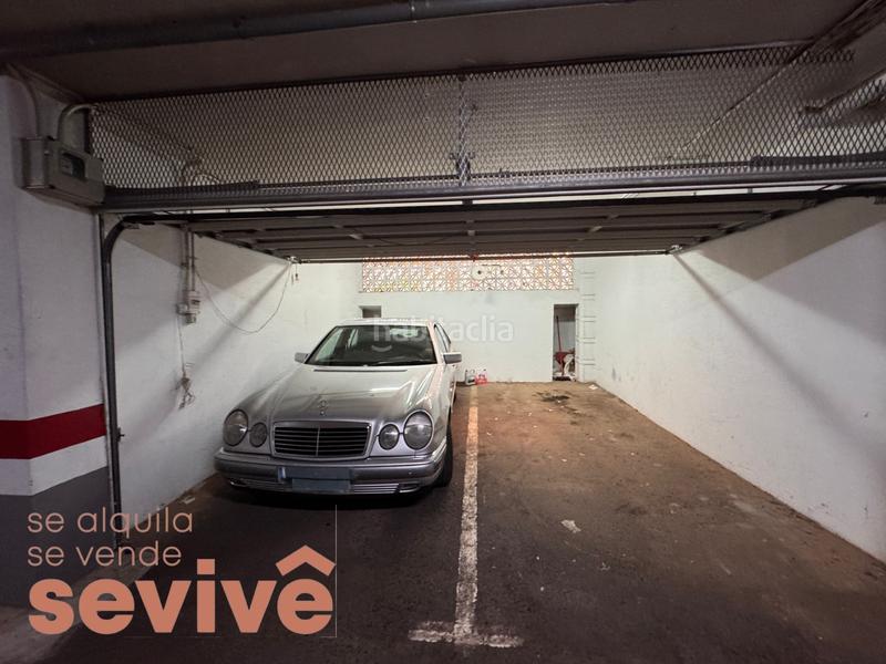 Foto fda67a17-4513-4c67-b938-24766d2d77df. Aparcament cotxe a Los Cristianos Arona