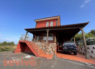 Xalet a La Esperanza - Llano del Moro. Chalet independiente de 185 m con jardín y chimenea en parcela d