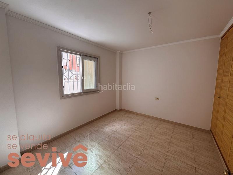 Foto dd3b48b7-4bd6-431b-a40d-00b8f52e5060. Pis a Los Cristianos Arona