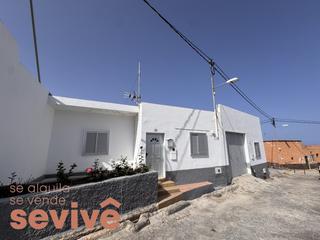 Masia a Arico. Se vende vivienda unifamiliar en la sabinita arico viejo con una