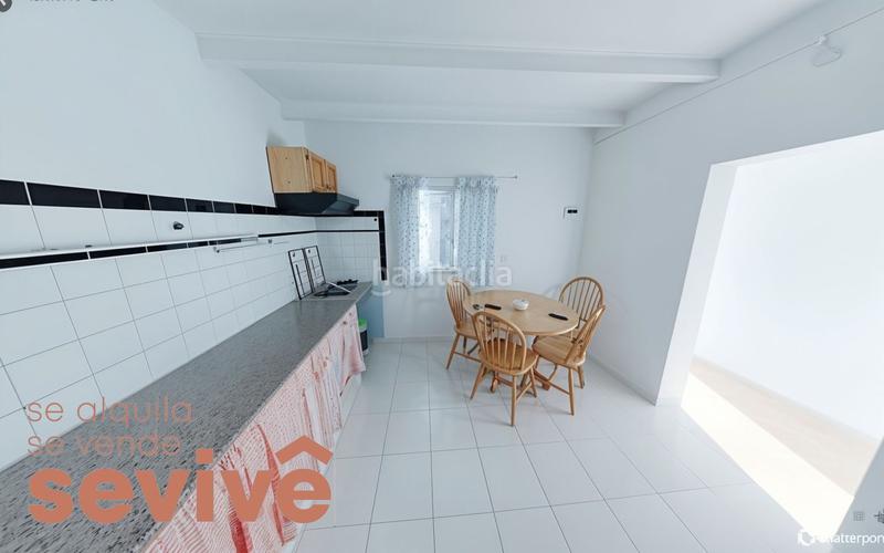 Foto 0d80d9ce-3118-4ad2-bf62-944c7ed962b1. Masia amb aparcament a Arico