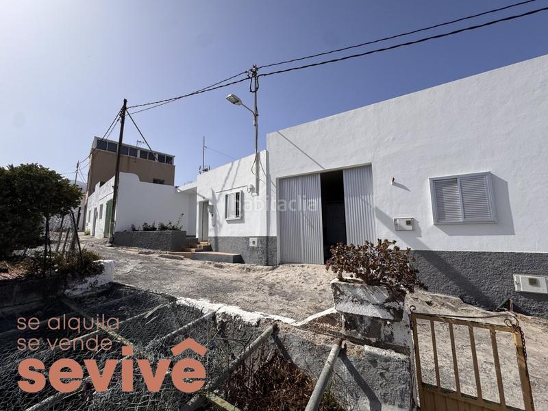 Foto 13f88d4a-8f56-4cd1-88d7-629b24c22393. Masia amb aparcament a Arico