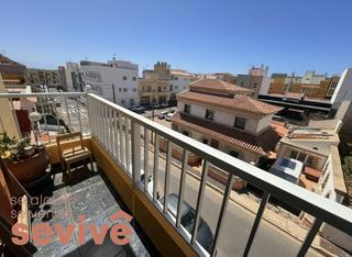 Piso en San Isidro. Amplia vivienda con azotea privativa y vistas despejadas en san