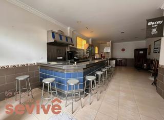 Lloguer Local Comercial a San Isidro. Oportunidad única alquiler de bar totalmente equipado en el cora