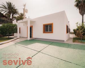 Miete Haus in Buzanada. Espaciosa casa independiente con gran parcela y potencial de amp