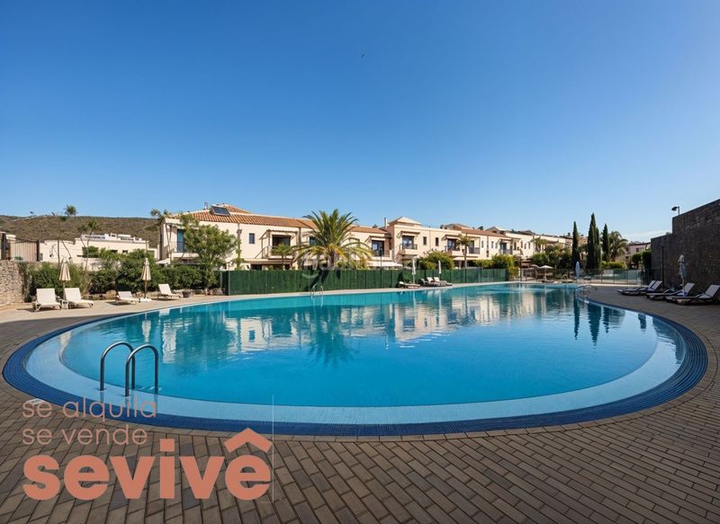 Foto 4d16ad01-b283-48c7-82c7-34a30431a800. Casa adossada amb aparcament piscina a Palm - Mar Arona