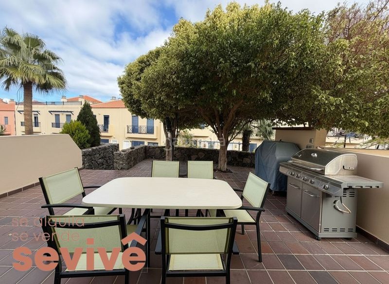 Foto 8e4d439d-0471-4e13-8df0-15a62560a1c2. Casa adossada amb aparcament piscina a Palm - Mar Arona