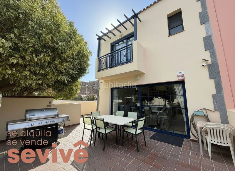 Foto bd535131-fe89-4e0d-9f20-d8cf5fa57d75. Casa adossada amb aparcament piscina a Palm - Mar Arona