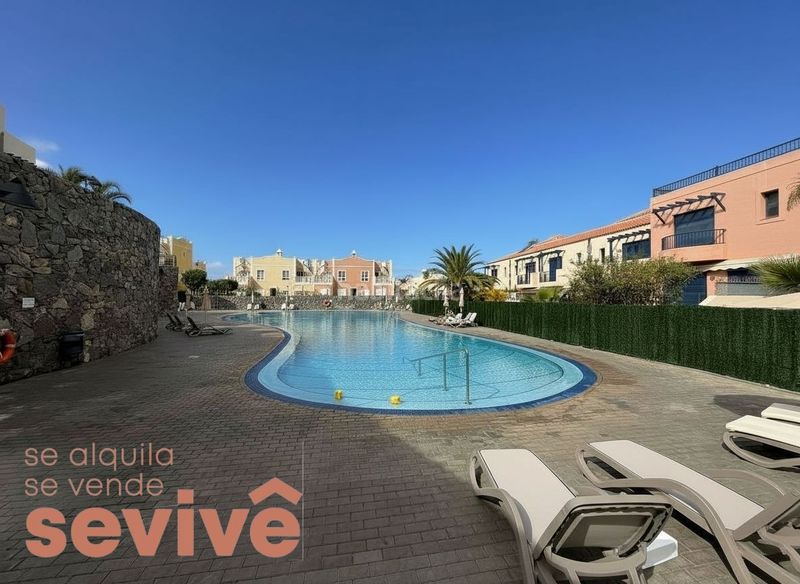 Foto 438beeba-c69e-4e52-b579-f438bcccb718. Casa adossada amb aparcament piscina a Palm - Mar Arona