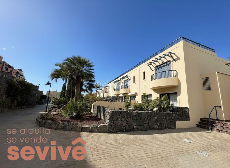 Foto a1f47fcb-f1ba-4498-a28c-af31d5f8e31b. Casa adossada amb aparcament piscina a Palm - Mar Arona