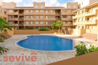 Piso  Olof palmer 4. Bajo en el puertito de güímar  terraza de 120 m  piscina, a pie