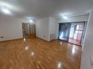 Appartement à De purchil 2. Piso en camino de purchil  de 4 dormitorios y 2 baños