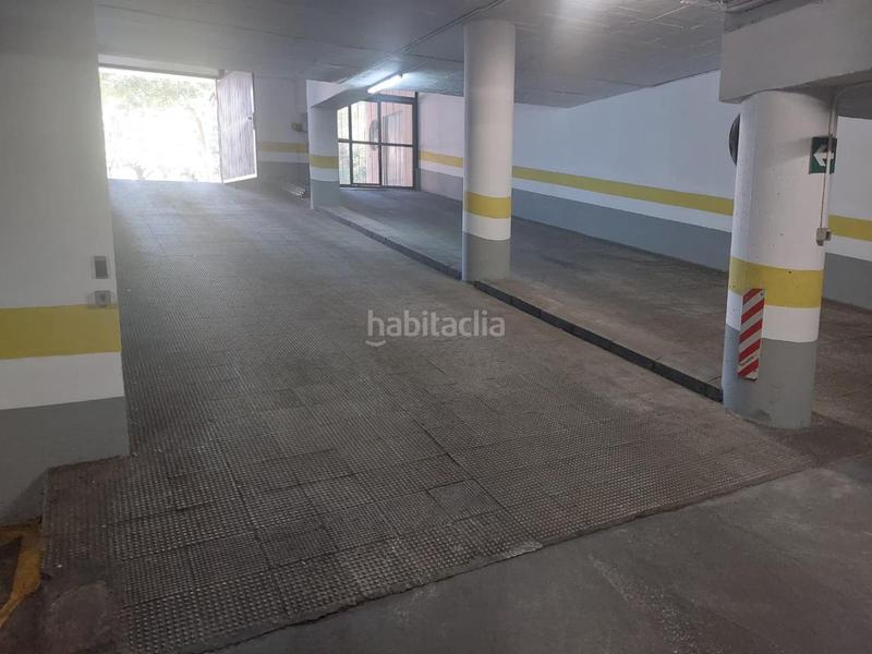 Foto c43c5f85-59f4-40a0-9818-626fa4b14e89. Aparcament cotxe a julio verne 2 a Rosaleda - Juventud Granada