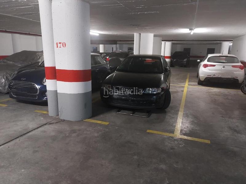Foto 0ccf5dba-37d0-46d9-b824-b666a9b3f235. Parking voiture dans julio verne 2 dans Rosaleda - Juventud Granada