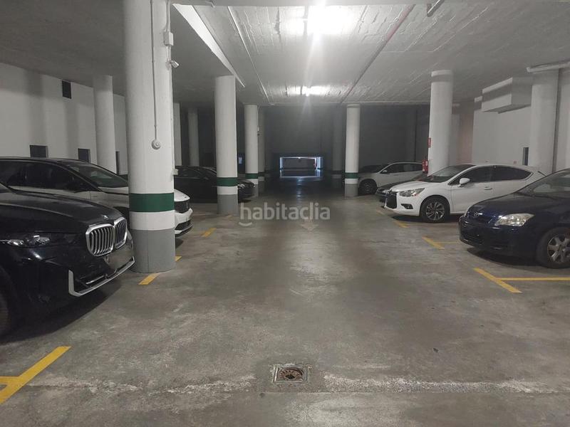 Foto b4449db7-3209-4584-8b58-39e72c9cfcdc. Parking voiture dans julio verne 2 dans Rosaleda - Juventud Granada