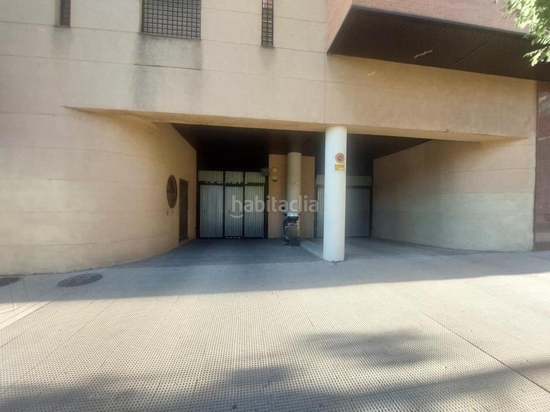 Foto e8fb4f84-abc2-453d-b6f6-013adabb45bf. Parking voiture dans julio verne 2 dans Rosaleda - Juventud Granada