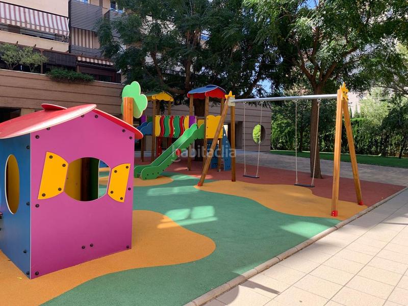 Foto c6d8ac5c-735f-4fbd-afae-803d61ba185b. Location appartement avec parking dans Rosaleda - Juventud Granada