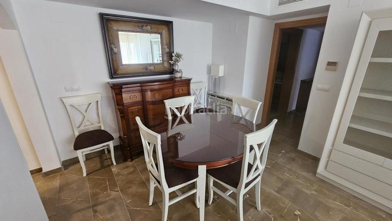 Foto f7a01222-7ff0-4162-ac61-978d65422a06. Location appartement avec parking dans Rosaleda - Juventud Granada