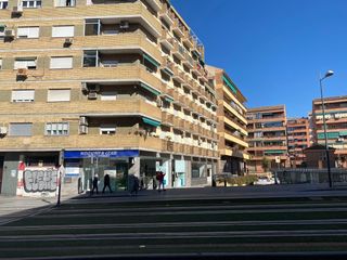 Pis  Avenida del sur. Piso en villarejo de 3 dormitorios, baño y aseo