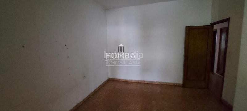 Foto c8b6bd32-dc5e-4da9-8bc4-9b43e40e19a6. Édifice dans Couto Ourense