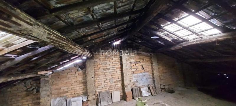 Foto 08f97e22-9dc5-4723-8185-dffd0afe4abc. Edificio in Couto Ourense